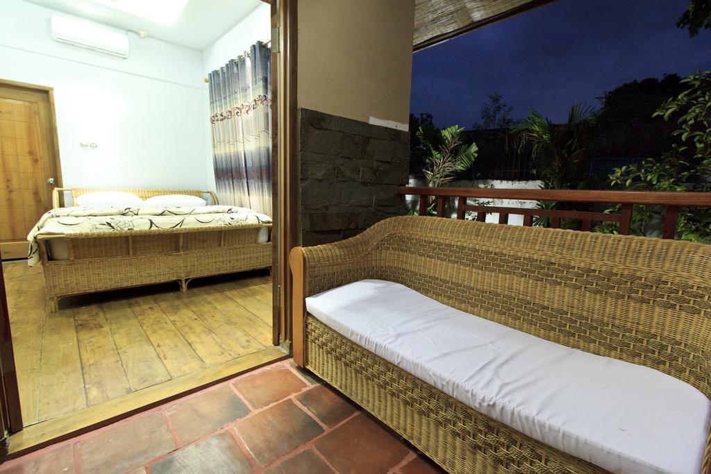 Villa Bale Seni Матарам Екстер'єр фото