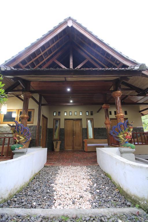 Villa Bale Seni Матарам Екстер'єр фото