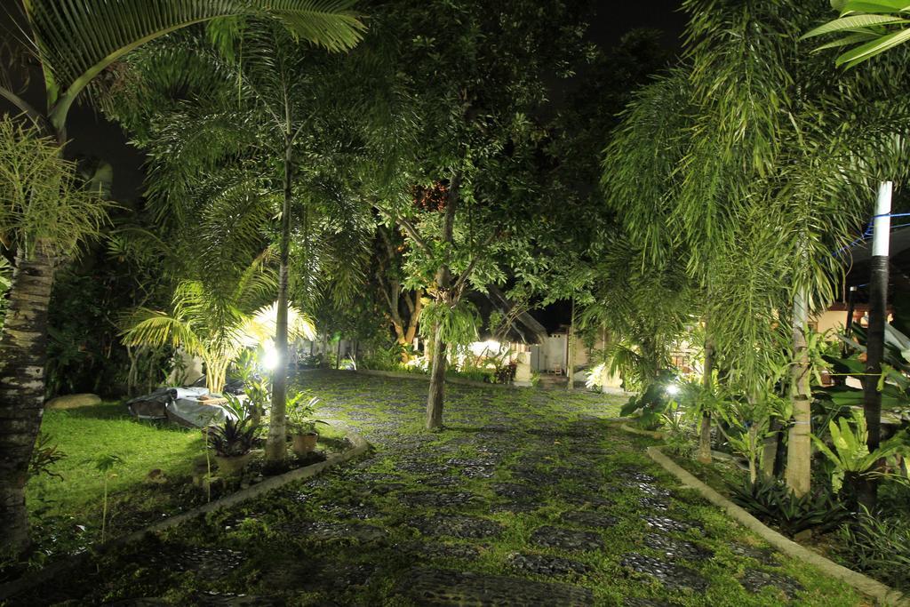Villa Bale Seni Матарам Екстер'єр фото