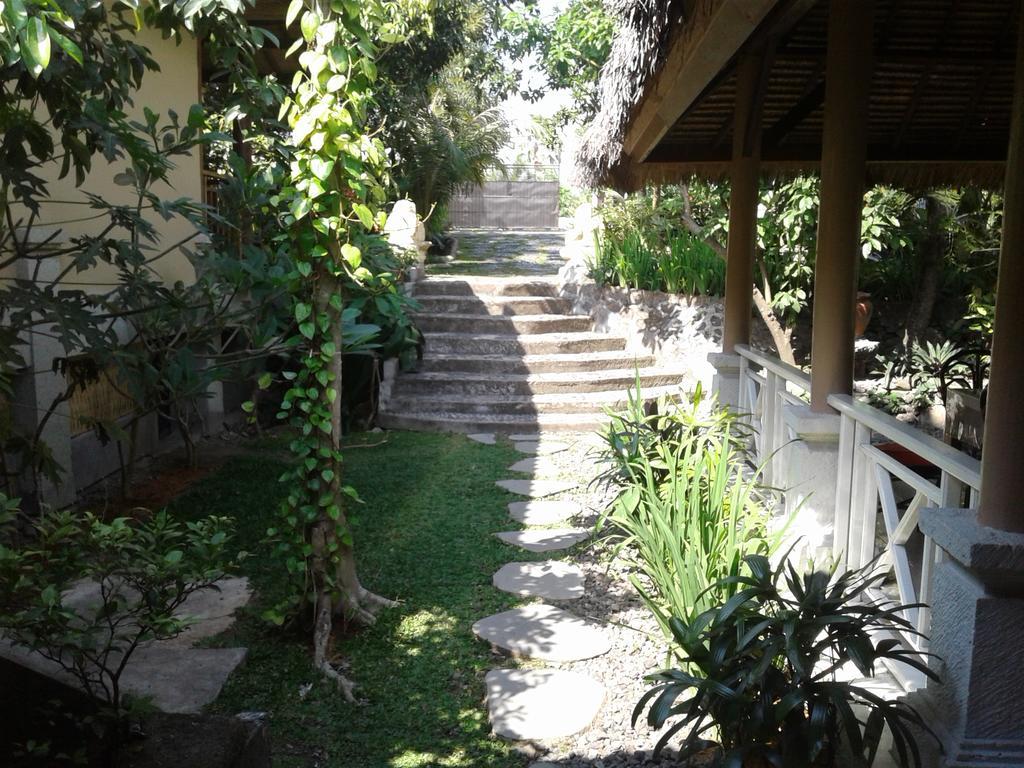 Villa Bale Seni Матарам Екстер'єр фото